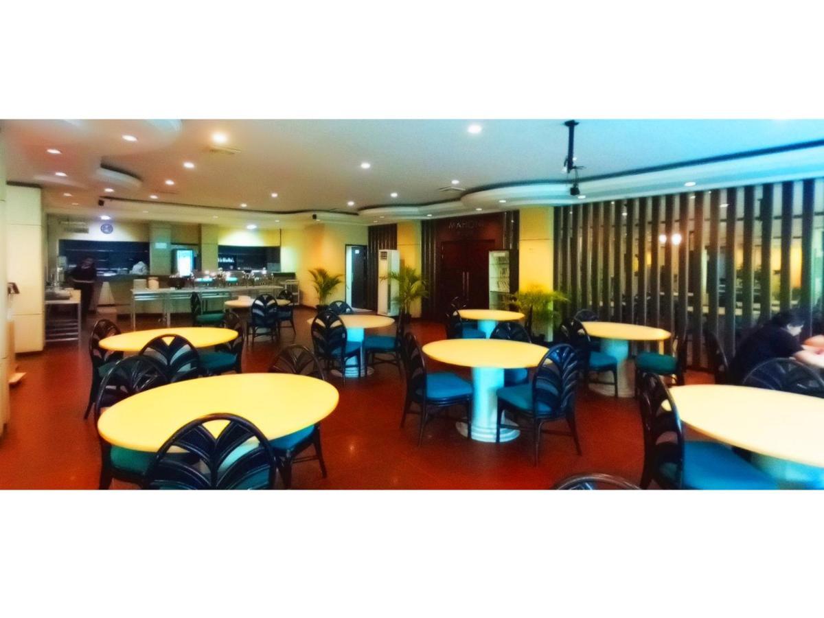 Merpati Hotel Pontianak Kültér fotó