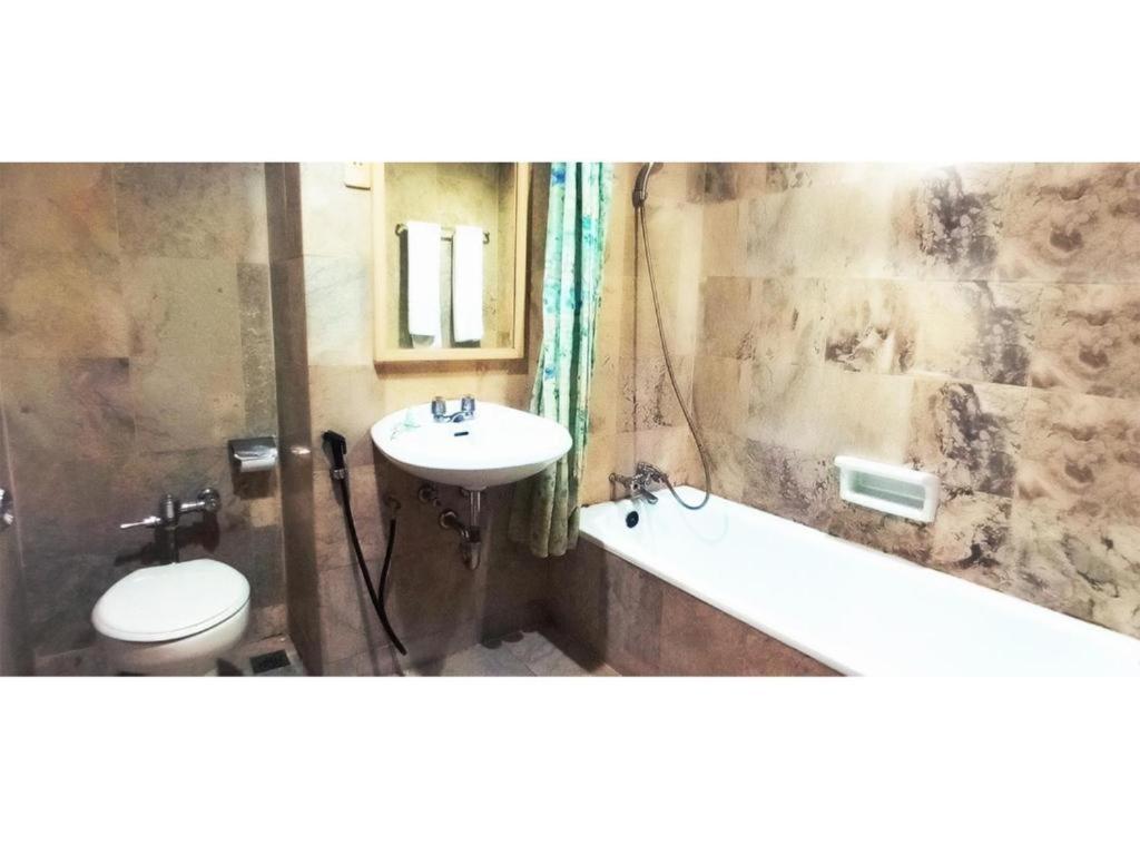 Merpati Hotel Pontianak Kültér fotó