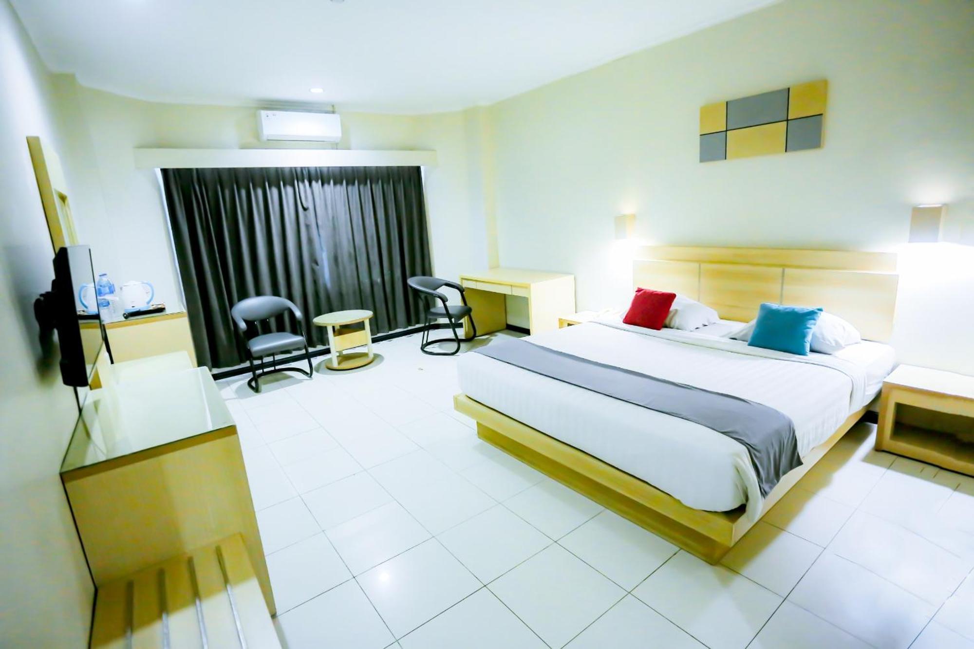 Merpati Hotel Pontianak Kültér fotó
