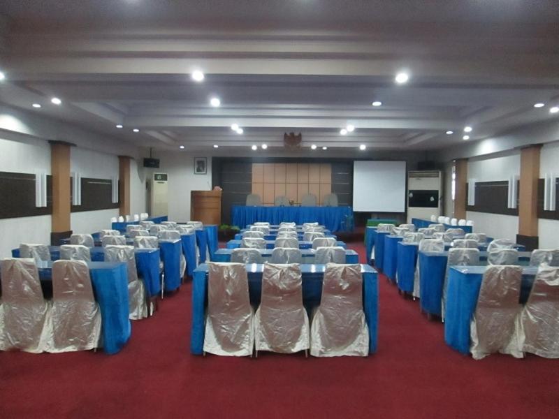 Merpati Hotel Pontianak Kültér fotó