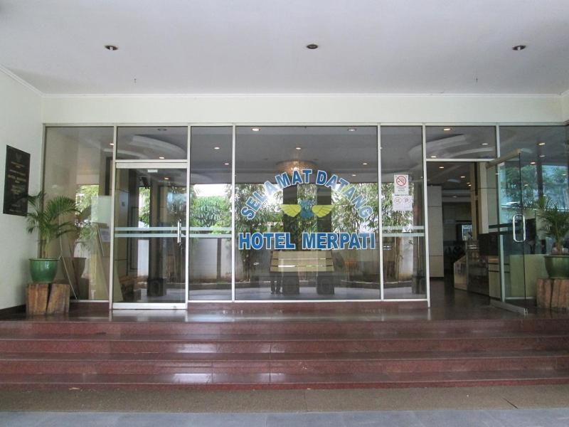 Merpati Hotel Pontianak Kültér fotó