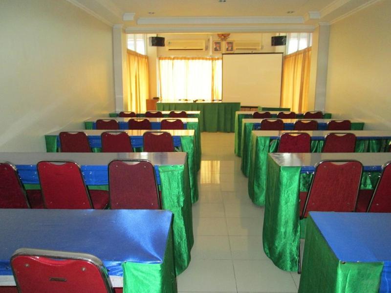 Merpati Hotel Pontianak Kültér fotó